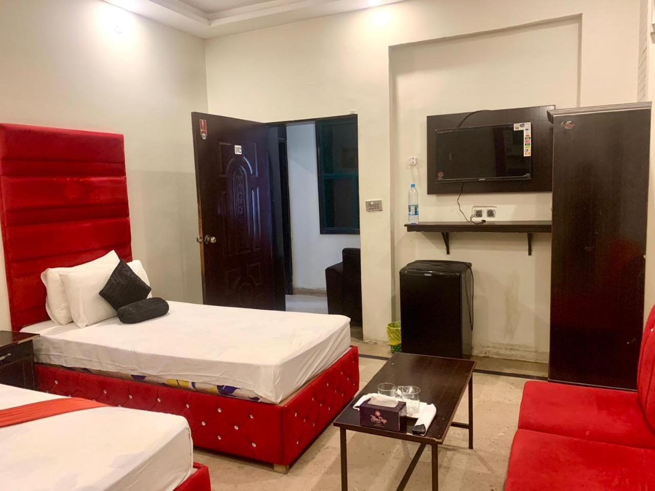 Hotel Royal Grand Лахор Номер фото