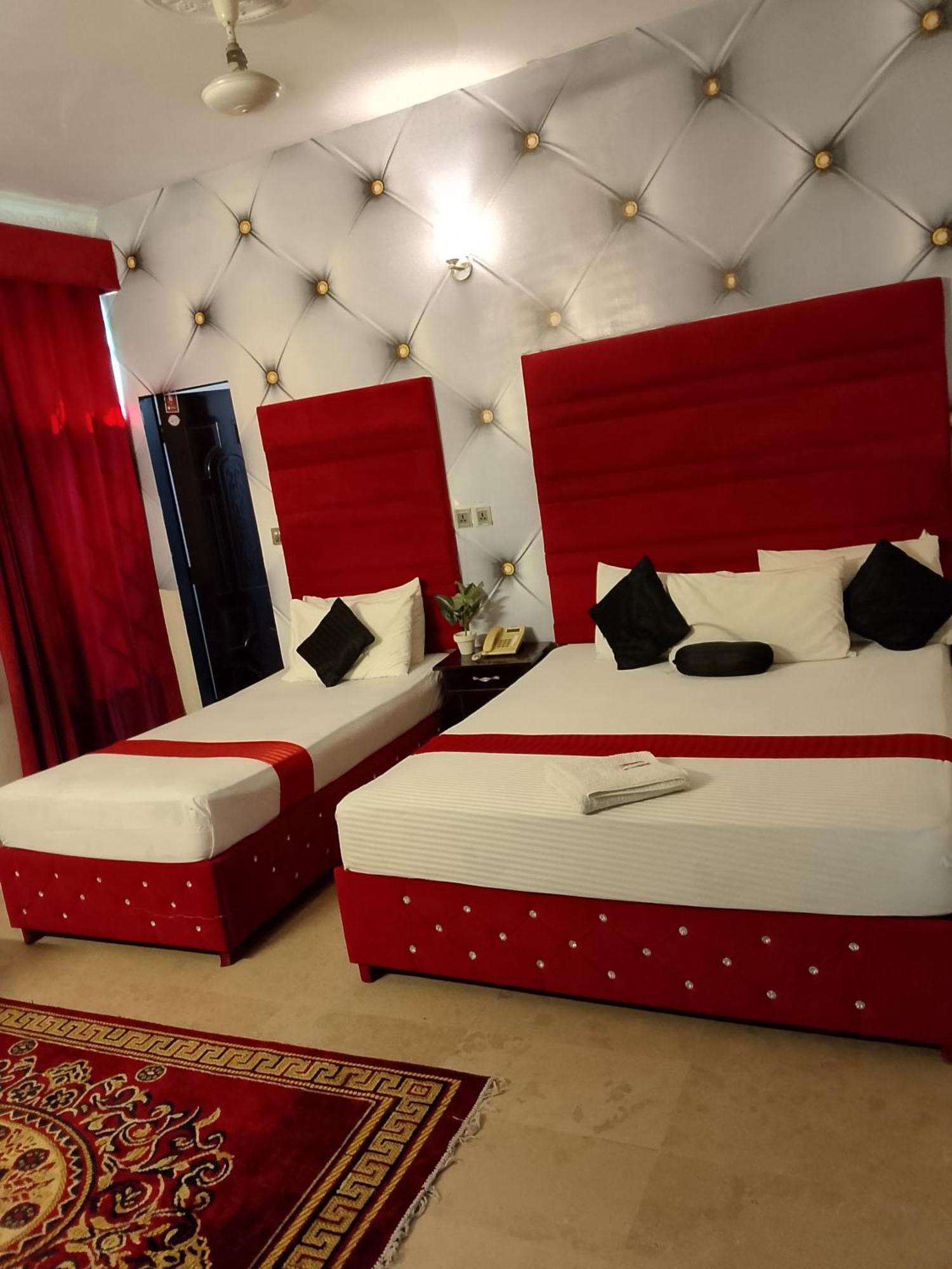 Hotel Royal Grand Лахор Экстерьер фото