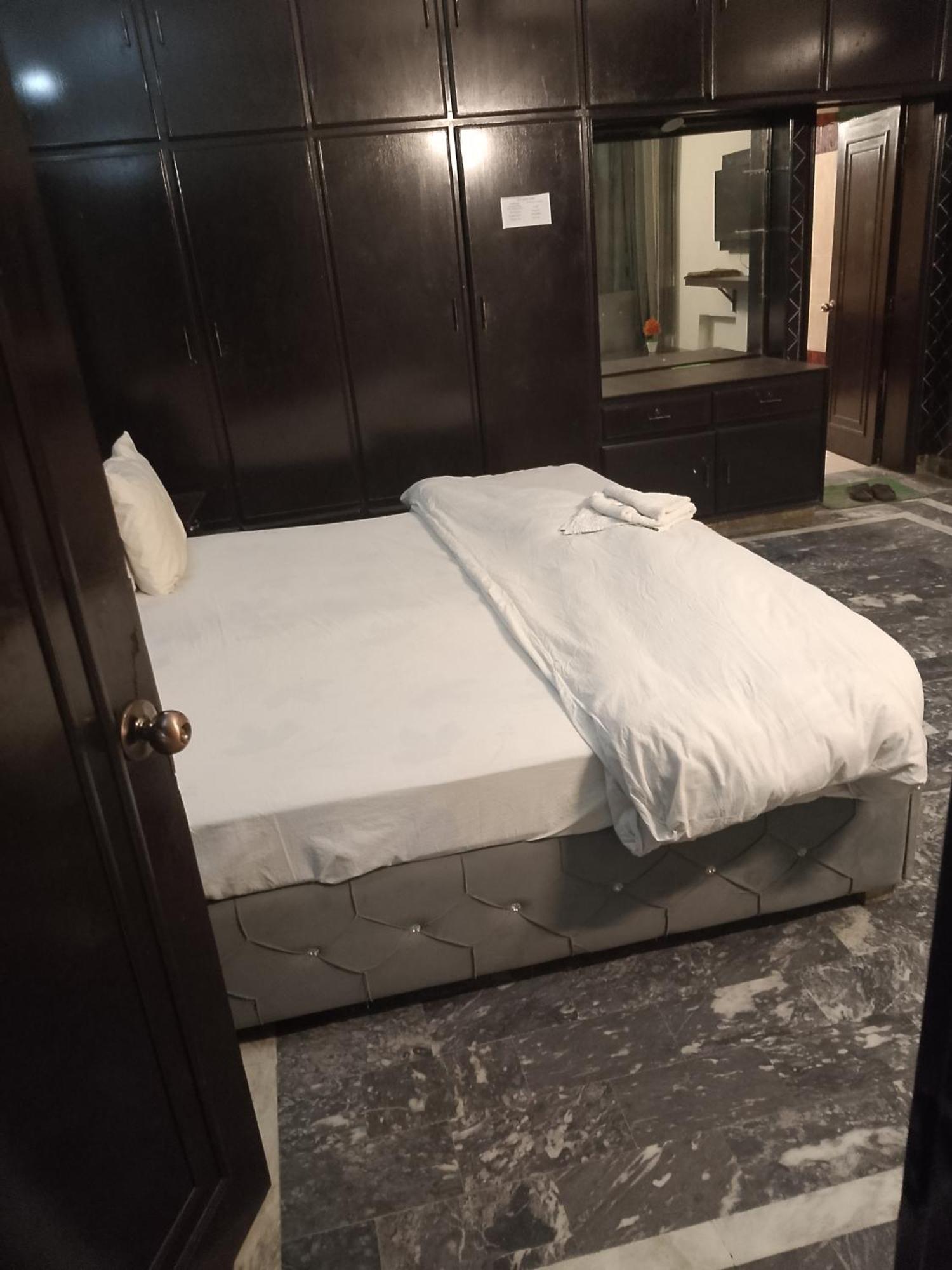 Hotel Royal Grand Лахор Экстерьер фото